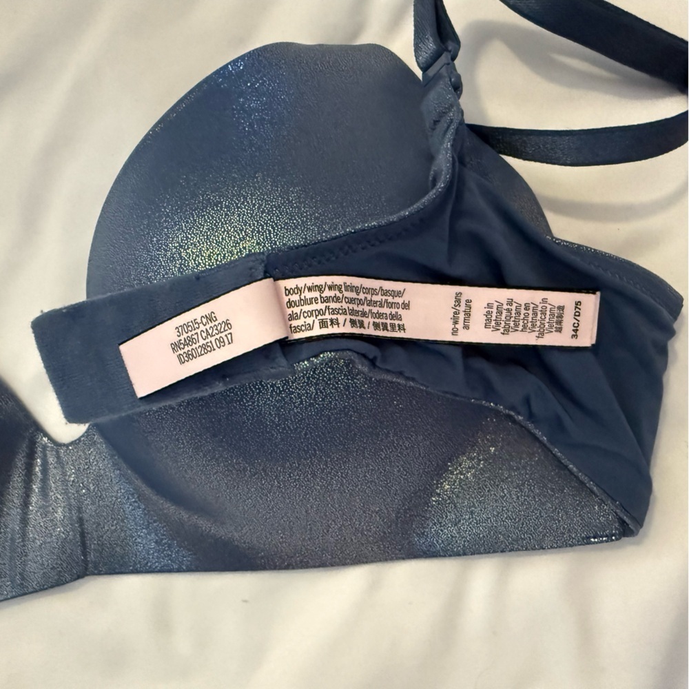 Like New Victoria’s Secret No-wire Blue Metallic Shimmer T-shirt Bra - Picture 3 of 4